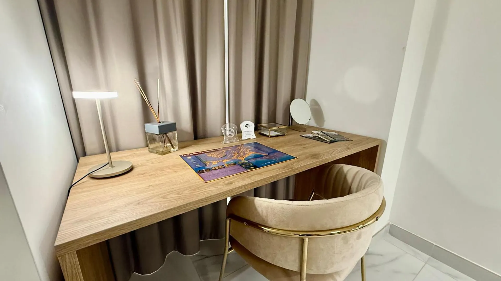 בית הארחה פורטו אמפדוקלה Albanese Luxury Rooms איטליה